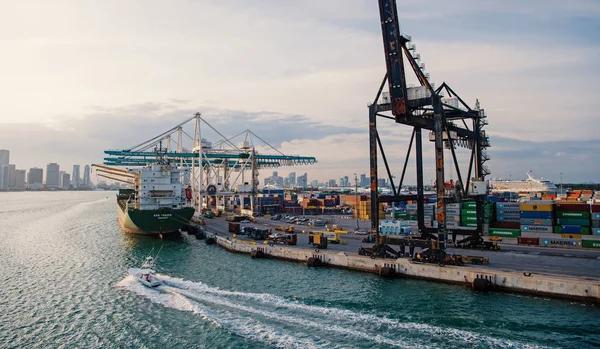 Why LTL Shipping Is the Smart Choice for Partial Truckloads